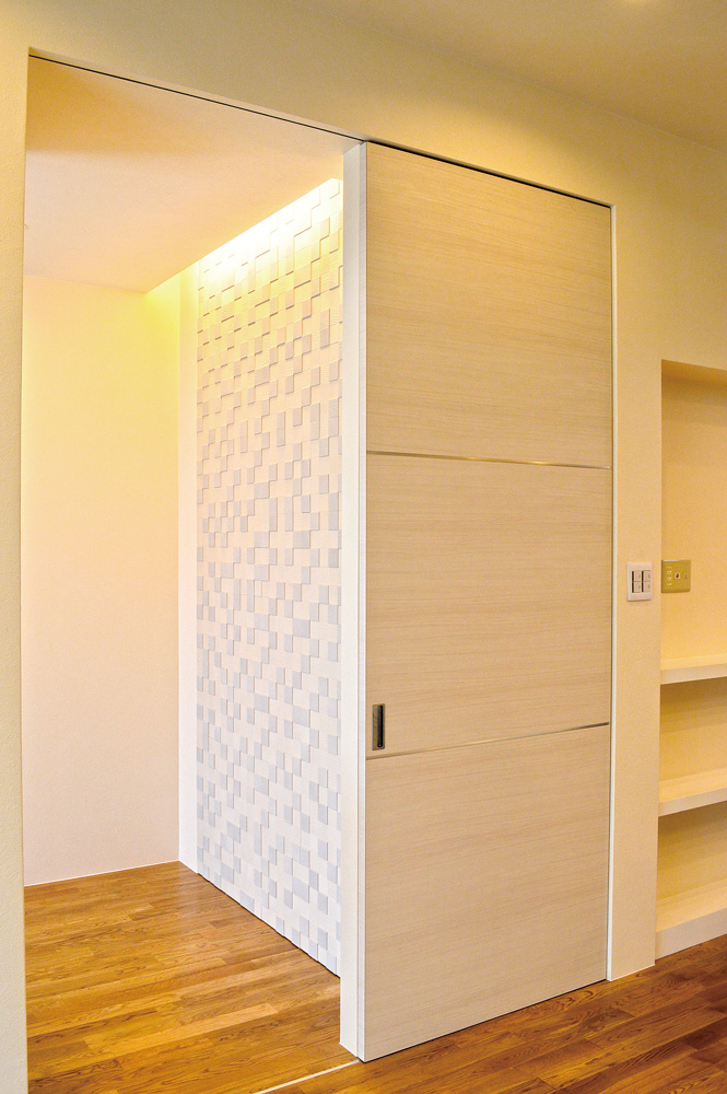 丘の上の白い家_08