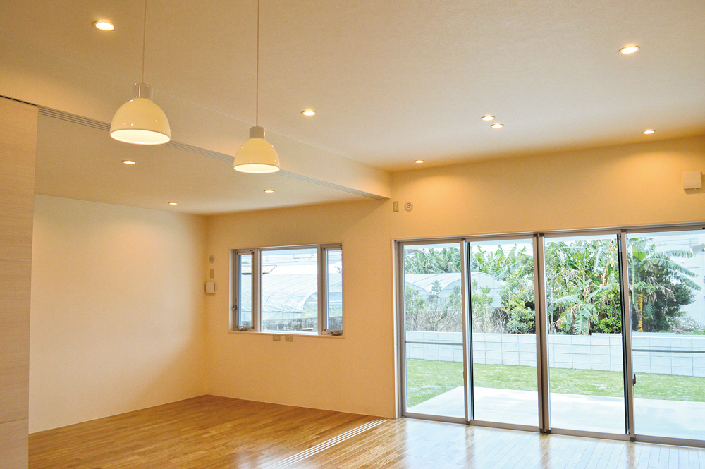 丘の上の白い家_10