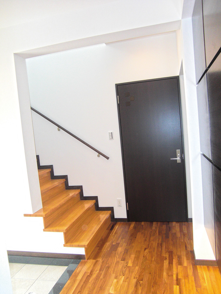 オープンキッチンを囲む家_03